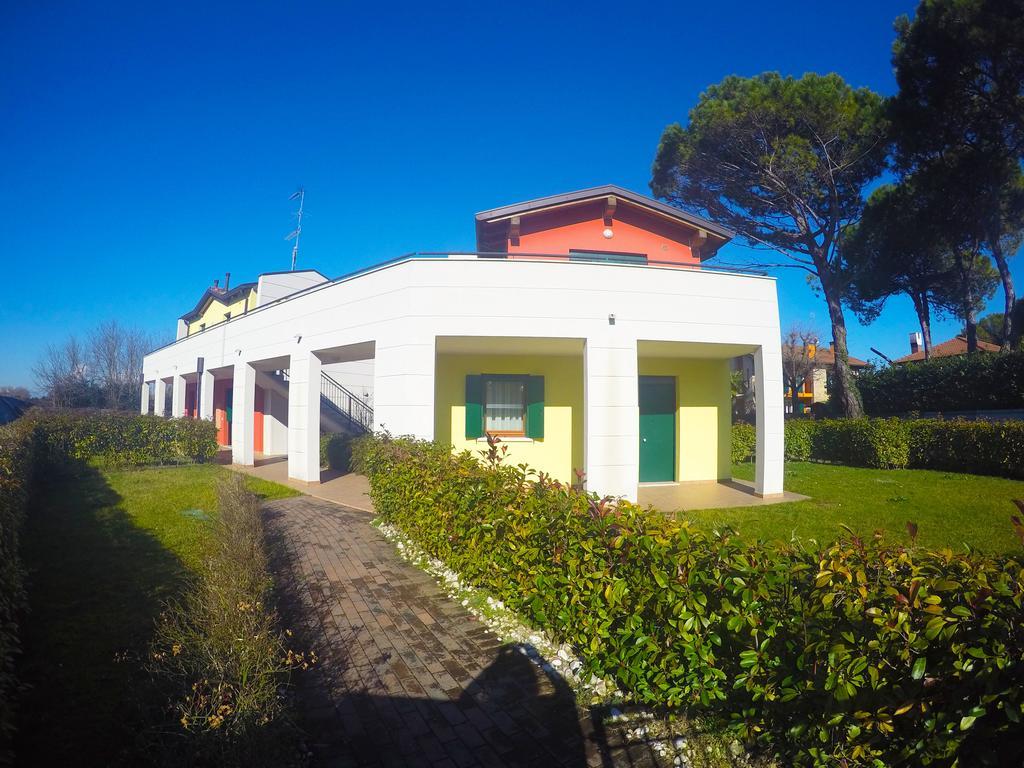 Residence Le Piramidi Caorle Exteriör bild