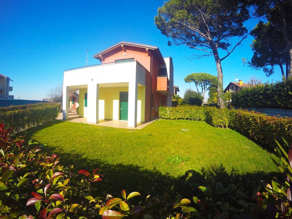 Residence Le Piramidi Caorle Exteriör bild