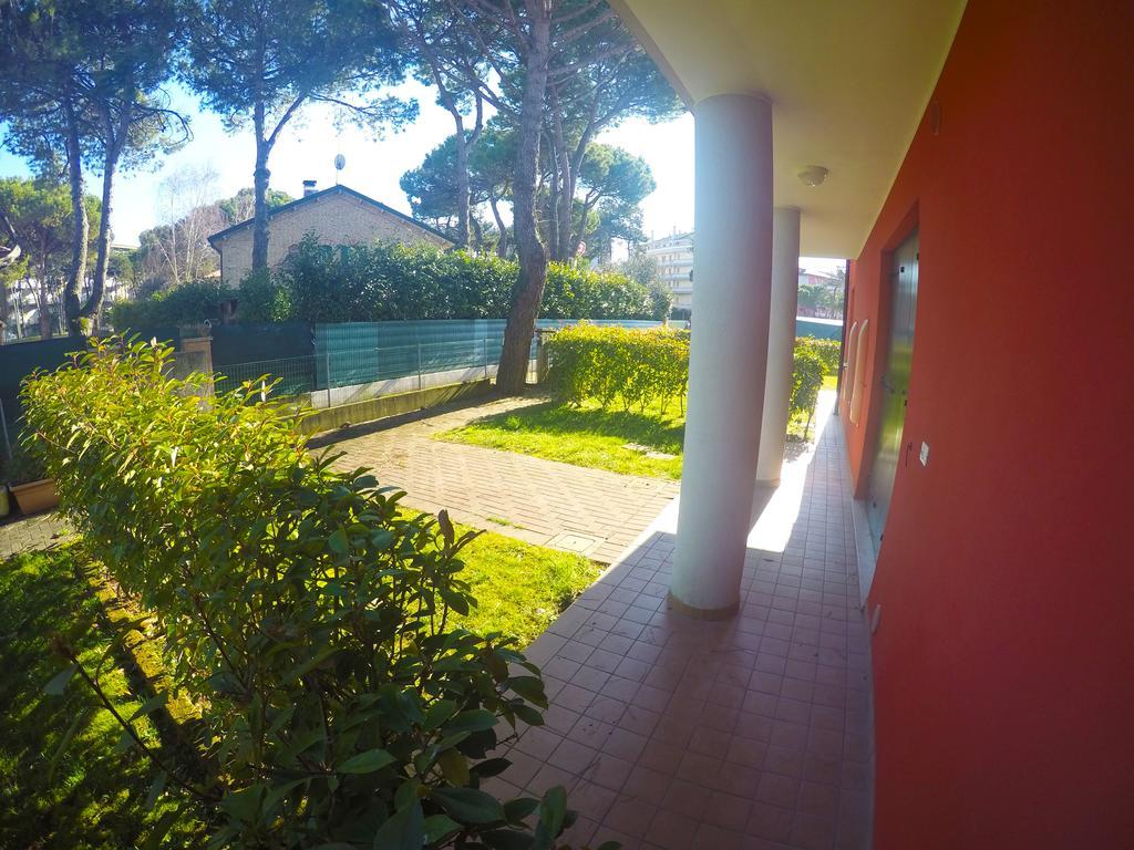 Residence Le Piramidi Caorle Exteriör bild