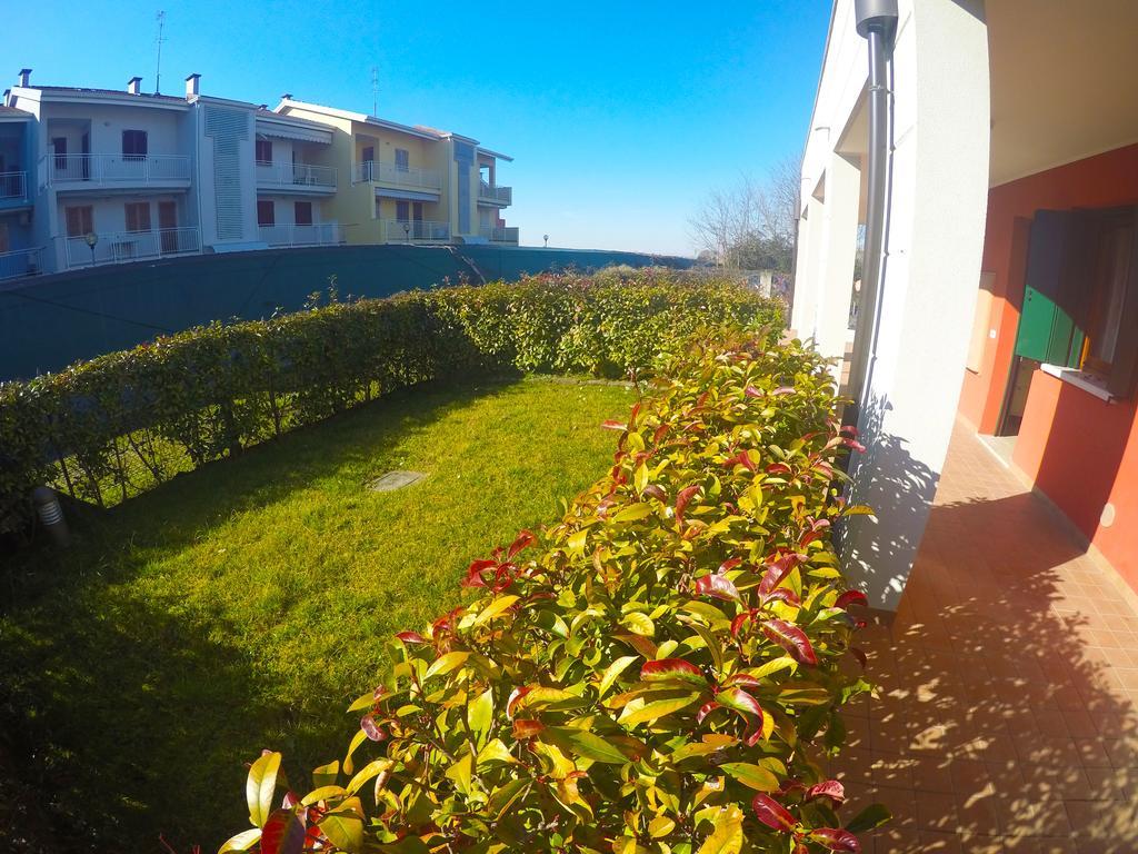 Residence Le Piramidi Caorle Exteriör bild